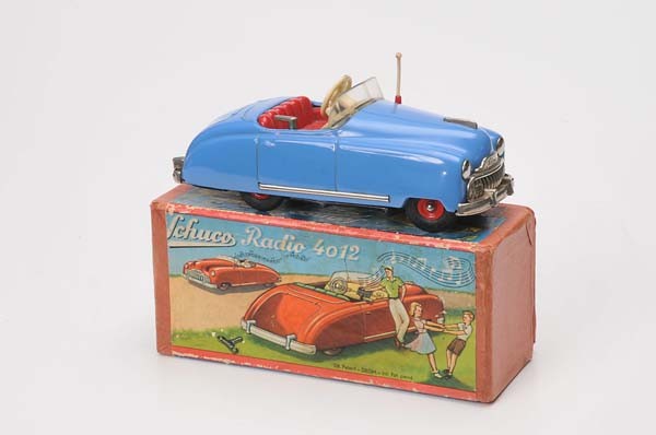 Schuco: Schuco, Radio Auto, US Zone Germany, 16cm, tin, windup ok, minimal paint damage, original box condition 2+, condition 1- Deutsche Beschreibung: Schuco, Radio Auto, US Zone Germany, 16cm, Blech, Uhrwer