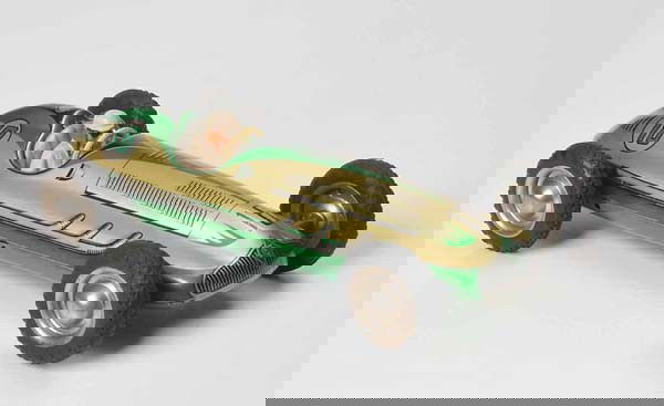 Tipp&Co: Tipp&Co, Monoposto Racing Car, W.-Germany, 23 cm, tin, friction ok, minimal paint damage, rare colour, condition 1 Deutsche Beschreibung: Tipp&Co, Monoposto Rennwagen, W.-Germany, 23 cm, Blech, Frikti