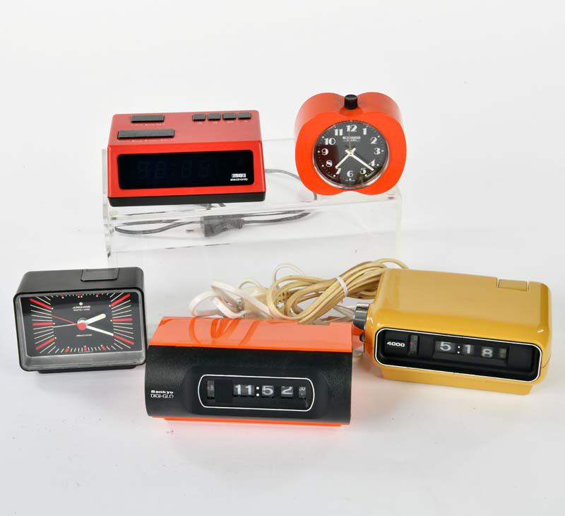 Konvolut Uhren 70er Jahre: Bundle of clocks from the 70s, function ok, good condition