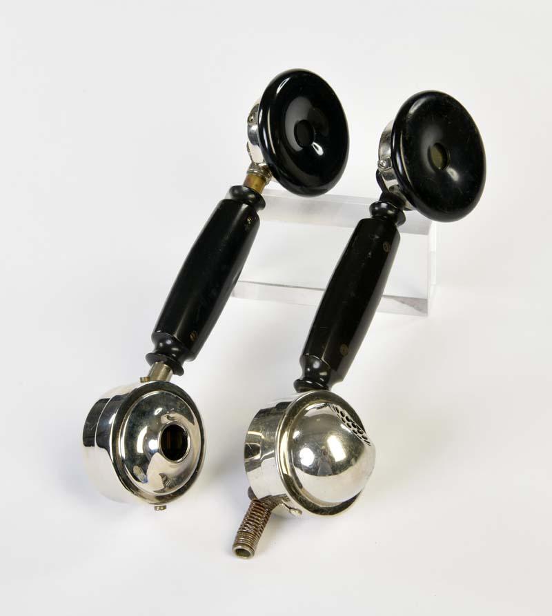 2 originale Horer ZB 06: 2 original receiver ZB 06, 1x speaker part missing, otherwise good condition