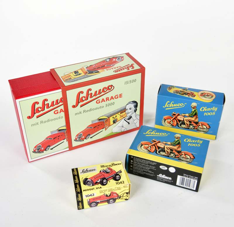 Schuco, Garage + Radio Auto, 2x Motorrad Charly + Micro (1 of 1)