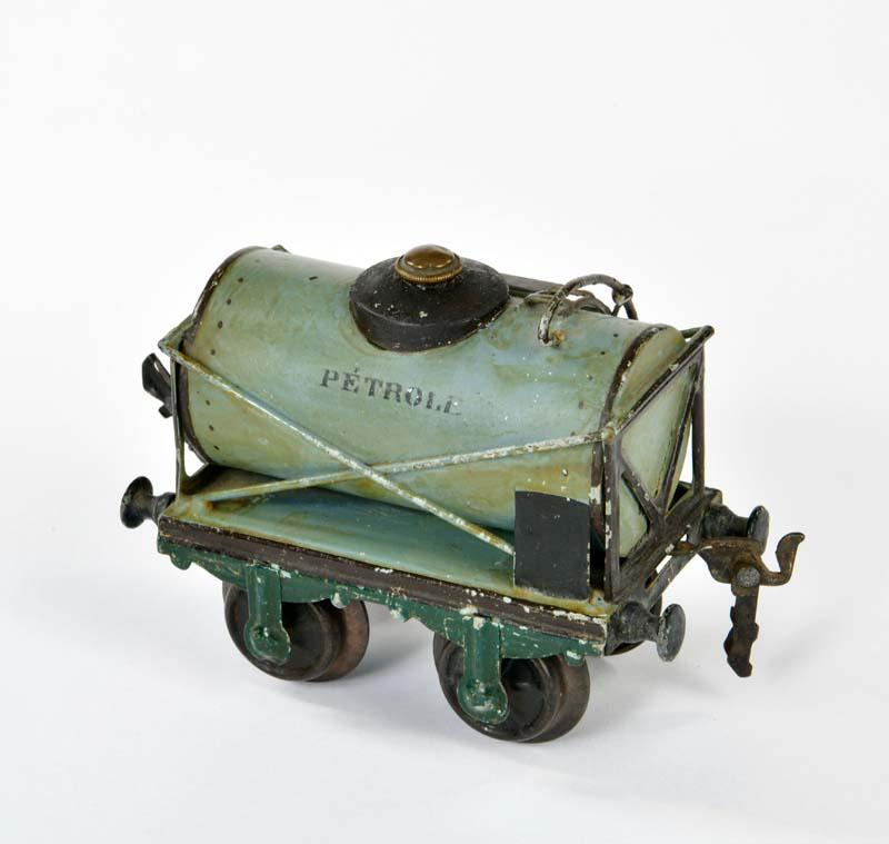 Marklin, Kesselwagen "PETROLE" (1 of 3)