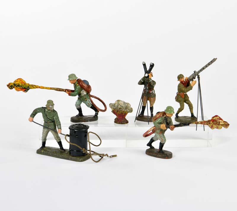 Elastolin u.a., Konvolut Soldaten im Kampf (1 of 1)