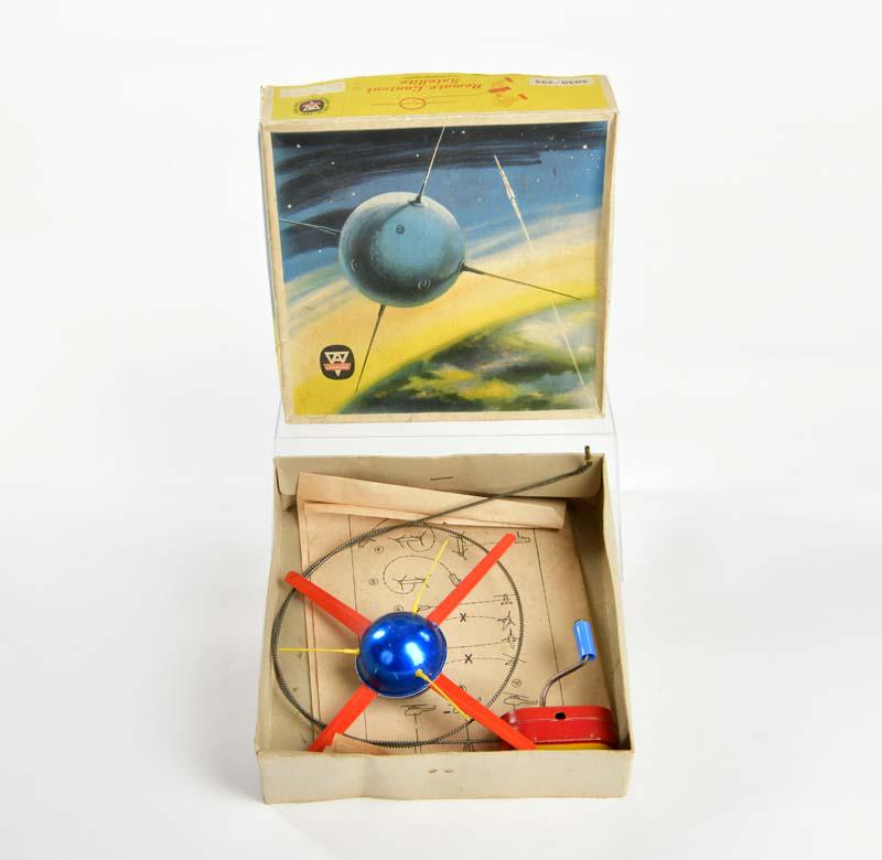 Arnold, Satellite: Arnold, satellite, W.-Germany, 19x19 cm, mixed constr., function ok, min. paint d., box, C 1-
