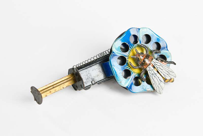 Arnold, Druckspiel Biene: Arnold, press game bee, US Z. Germany, 12 cm, tin, function ok, paint d., C 2