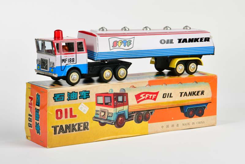 Oil Tanker MF 188: Oil Tanker MF 188, China, 37 cm, tin, friction ok, box C 1-, C 1-