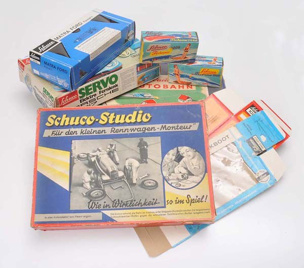 Schuco: Schuco, 9 empty boxes, mixed condition Deutsche Beschreibung: Schuco, 9 Leerkartons, gemischter Zustand, (259)