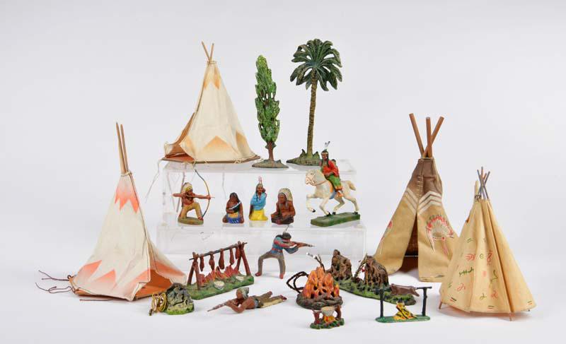 Elastolin u.a., 6 Indianer, 2 Baume, 1 Reiterin, 5 (1 of 1)