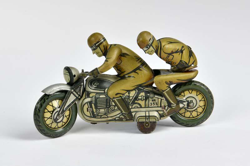 CKO Kellermann, Sozius Motorrad (1 of 3)