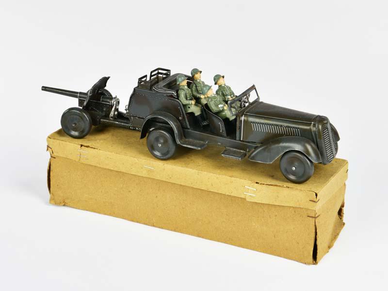 JNF, Mannschaftswagen mit Geschutz: JNF, Personnel carrier with gun, Germany pw, 23 cm, tin, cw ok, neutral box, C 1-