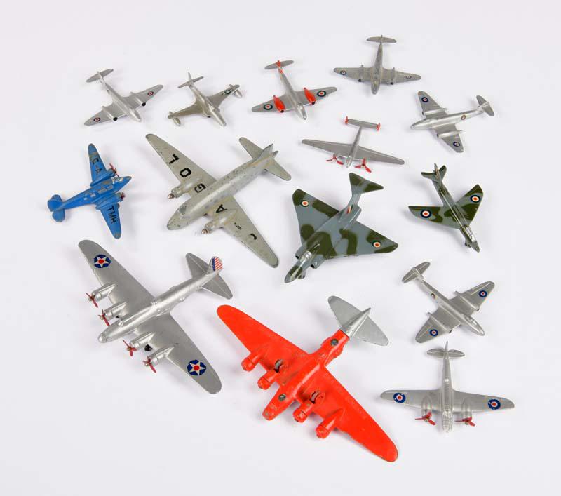 Dinky Toys, 14 Flugzeuge (1 of 1)