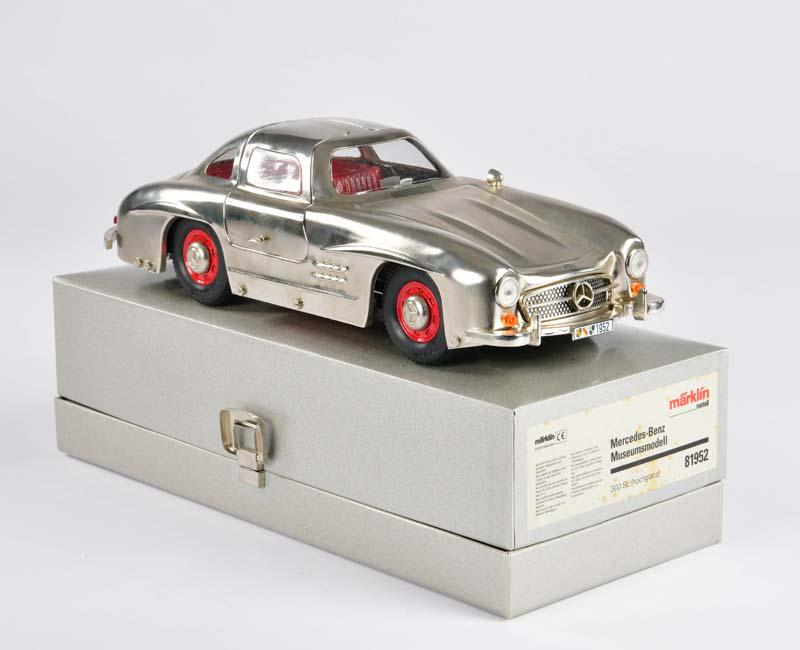 Marklin, MHI Modell Mercedes 300 SL 81952: Marklin, MHI model Mercedes 300 SL 81952, 33 cm, tin, cw ok, box C 1, C 1
