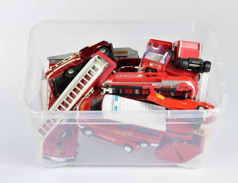 Tonka u.a., Konvolut Feuerwehren: Tonka a.o., bundle of fire engines, mixed constr., part. defects, please inspect