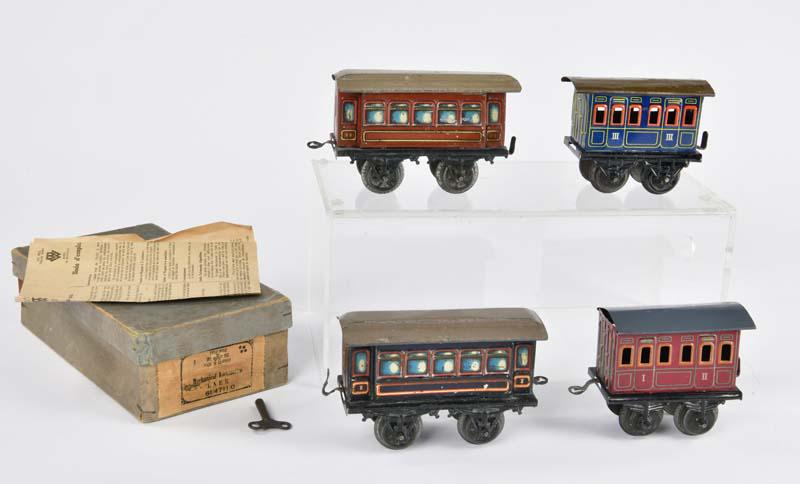 Bing, 4 Personenwagen + 1 Leerkarton fur Lok (1 of 1)