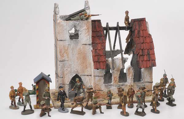Elastolin: Elastolin/Lineol, 26 Figures with accessory and church, Germany prewar, composite and wood, mostly good condition Beschreibung:Elastolin/Lineol, 26 Figuren mit Zubehör und Kirche, 7 cm, Germany VK, M