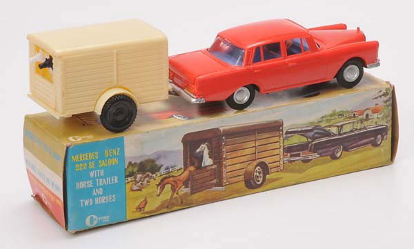Clifford: Clifford, Mercedes 220 with Horse Trailer, Hong Kong, plastic, original box condition 1, condition 1 Beschreibung:Clifford, Mercedes 220 mit Pferdeanhänger, Hong Kong, 25 cm, Kunststoff, Okt Z 1, Z 1