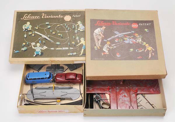 Schuco: Schuco, Varianto 3010 D and Signal Light 3051, US Zone Germany, tin, windup ok, original box condition 2-3, cars condition 2 Beschreibung:Schuco, Varianto 3010 D und Ampel 3051, 23x31 cm, US Zone Germ