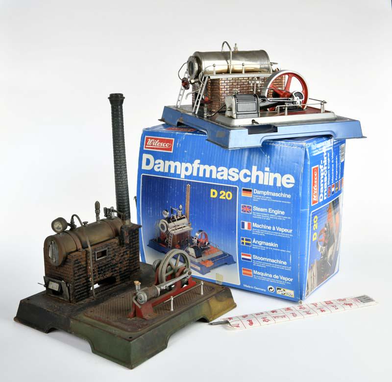 Wilesco, Marklin: Dampfmaschine D 20 unkomplett + Marklin Dampfmaschine rostig (1 of 1)