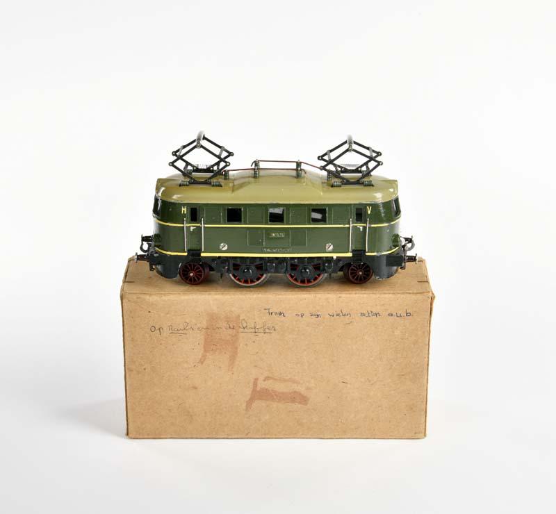 Fleischmann, E-Lok E335R (1 of 3)