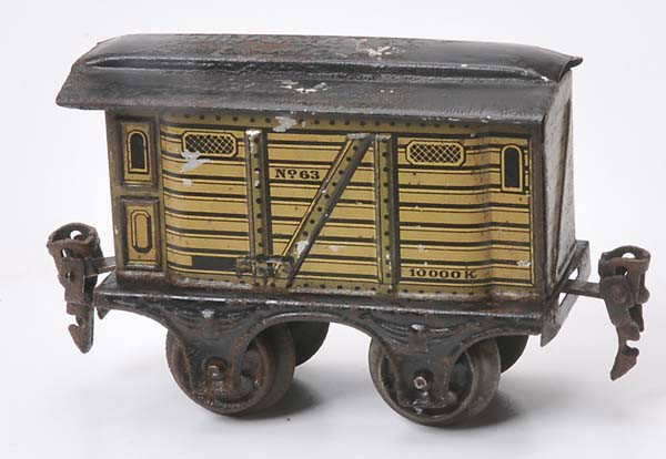 Marklin: Marklin, Luggage wagon, Germany prewar, gauge 0, serious paint damage, from 1904- 1911 Beschreibung: Märklin, Gepäckwagen, Germany VK, Spur 0, 13 cm, starke Lackmängel, von 1904- 1911, 