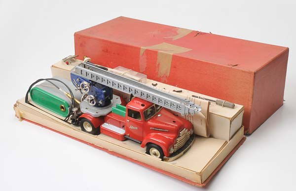 Schuco: Schuco, Fire Engine, W.-Germany, tin, water damage on original box condition 4, condition 1-2 Beschreibung: Schuco, Feuerwehr, 27 cm, W.-Germany, Blech, Okt mit Wasserschaden Z 4, Z 1-2, (3343)