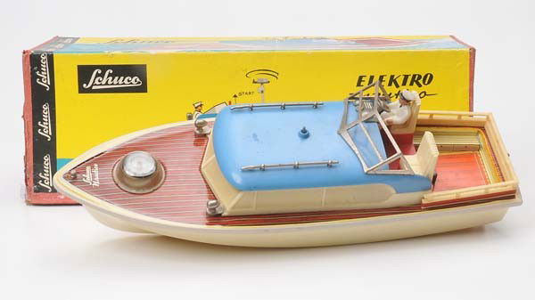 Schuco: Schuco, Boat "Electro Nautico 5550", W.-Germany, plastic, battery drive ok, minimal paint damage, original box condition 2+, one side cracked, condition 1-2 Beschreibung: Schuco, Boot "Elektro Nautico