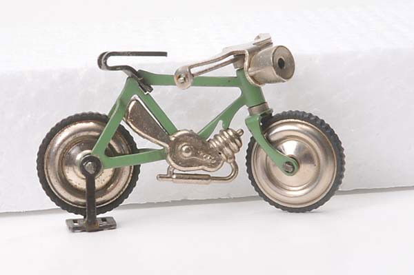 Schuco: Schuco, Moped from driving school game, tin, C 1- Beschreibung: Schuco, Moped aus Fahrschulspiel, 6 cm, Blech, Z 1-, (86)