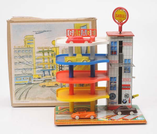 Gama: Gama, Parking Deck, W.-Germany, functions ok, original box condition condition 2, condition 1- Beschreibung: Gama, Parkhaus, 21 cm, W.-Germany, Funktionen ok, Okt Z 2, Z 1-, (3232)