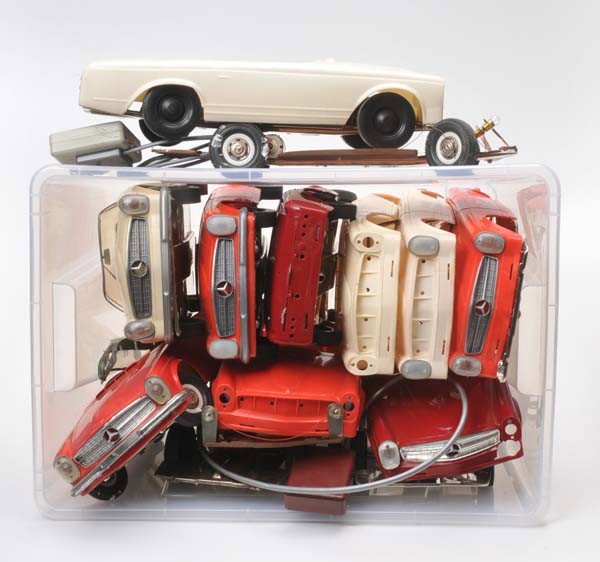 Arnold: Arnold, Rex, convolute Mercedes, W.-Germany, for home constructors Beschreibung: Arnold/Rex, Konvolut Mercedes, 41cm, W.-Germany, für Bastler, (3232)