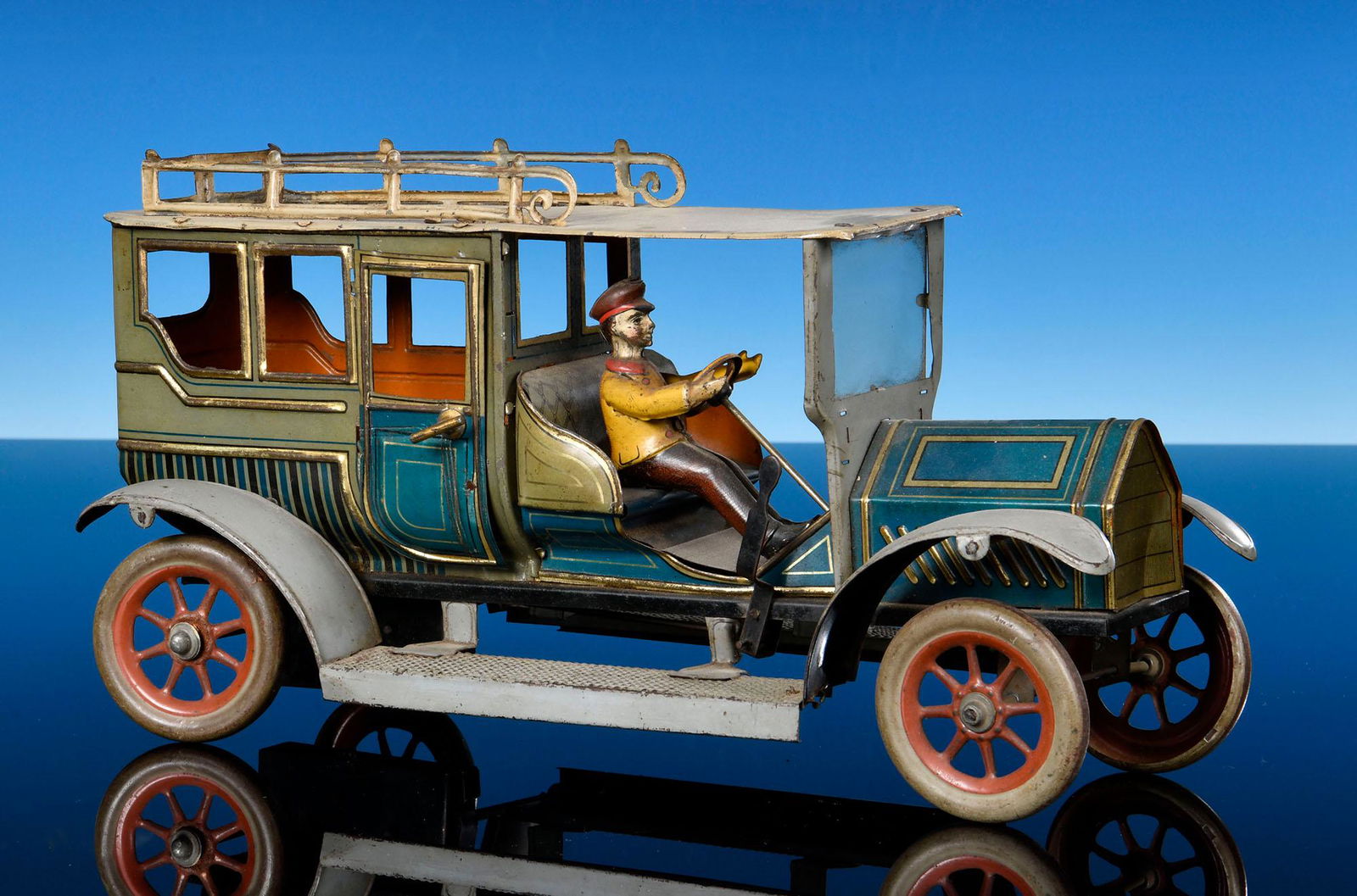 Hans Eberl, Limousine: Hans Eberl, Limousine, 35 cm, Blech, Uhrwerk funktioniert, Lackmangel, Deutschland, um 1910, mit Fahrer, lithografiert