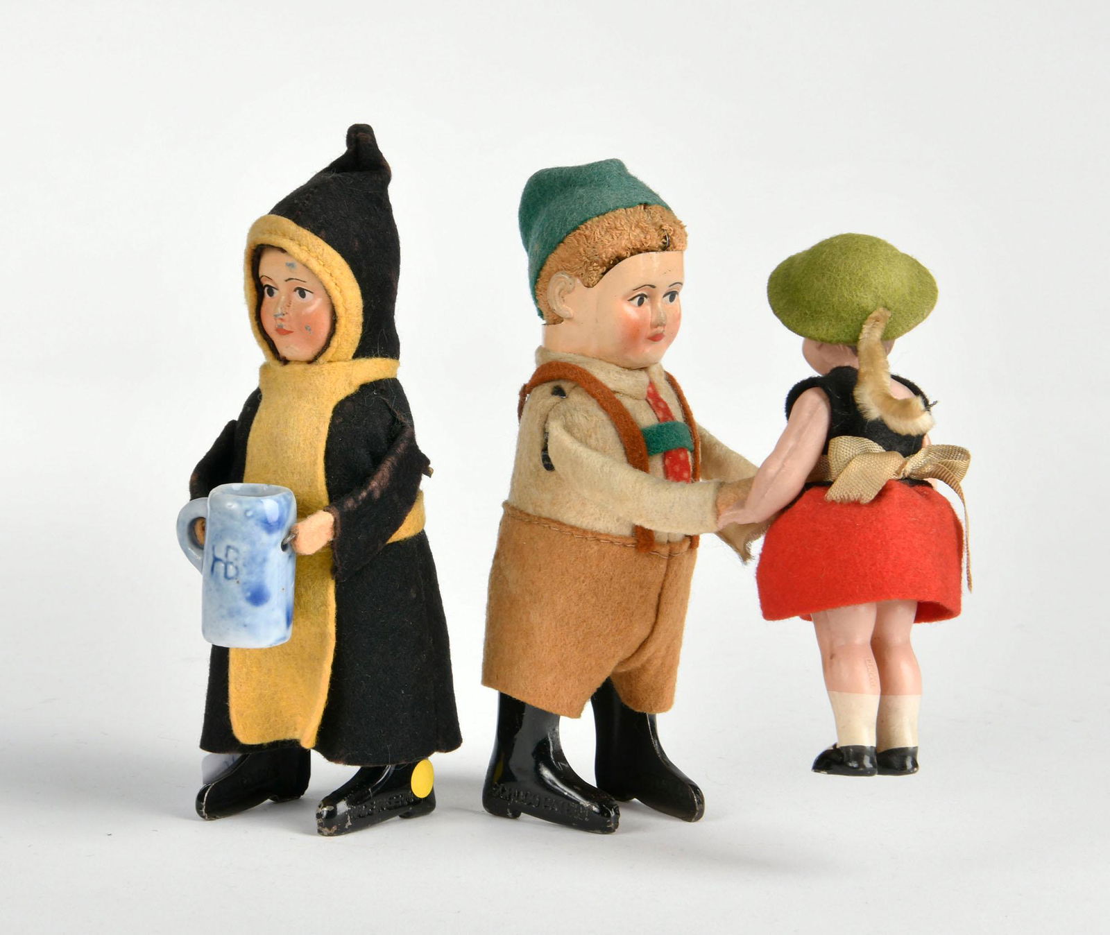 Schuco, Bayer mit Madchen + Munchner Kindl (1 of 2)