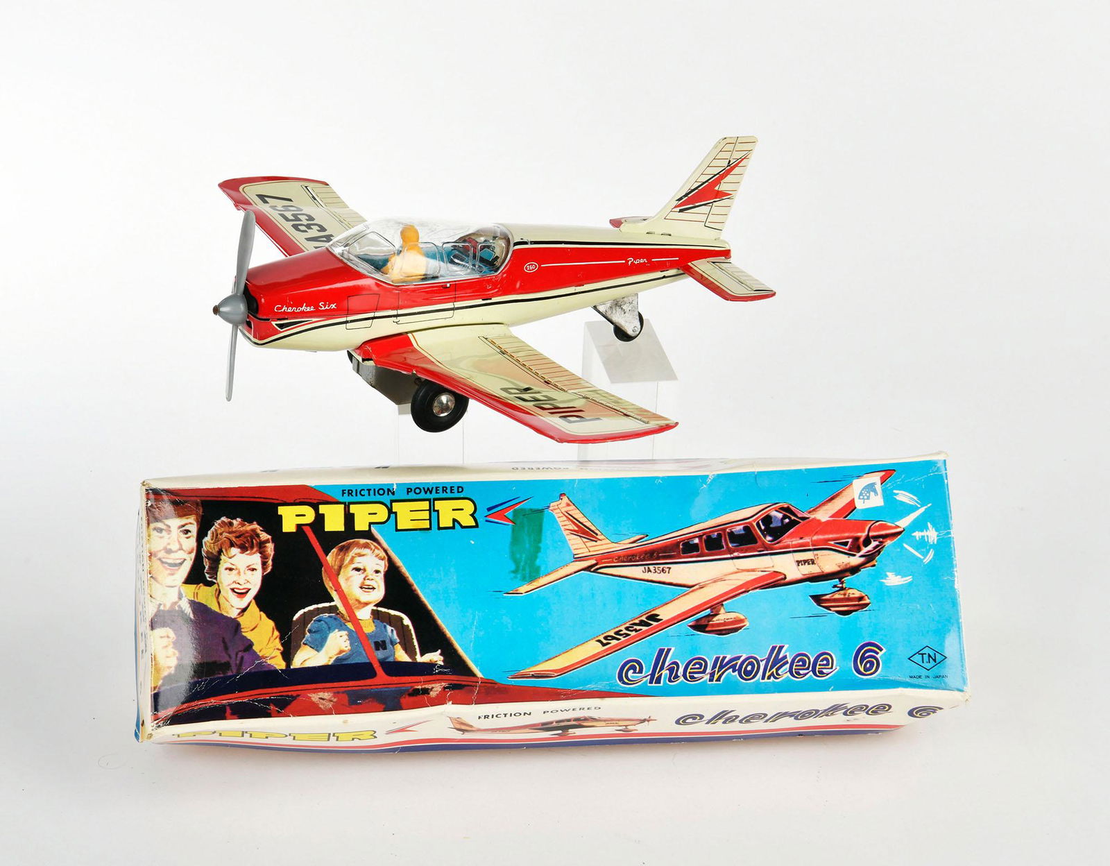 TN Nomura, Flugzeug Piper Cherokee 6 (1 of 2)