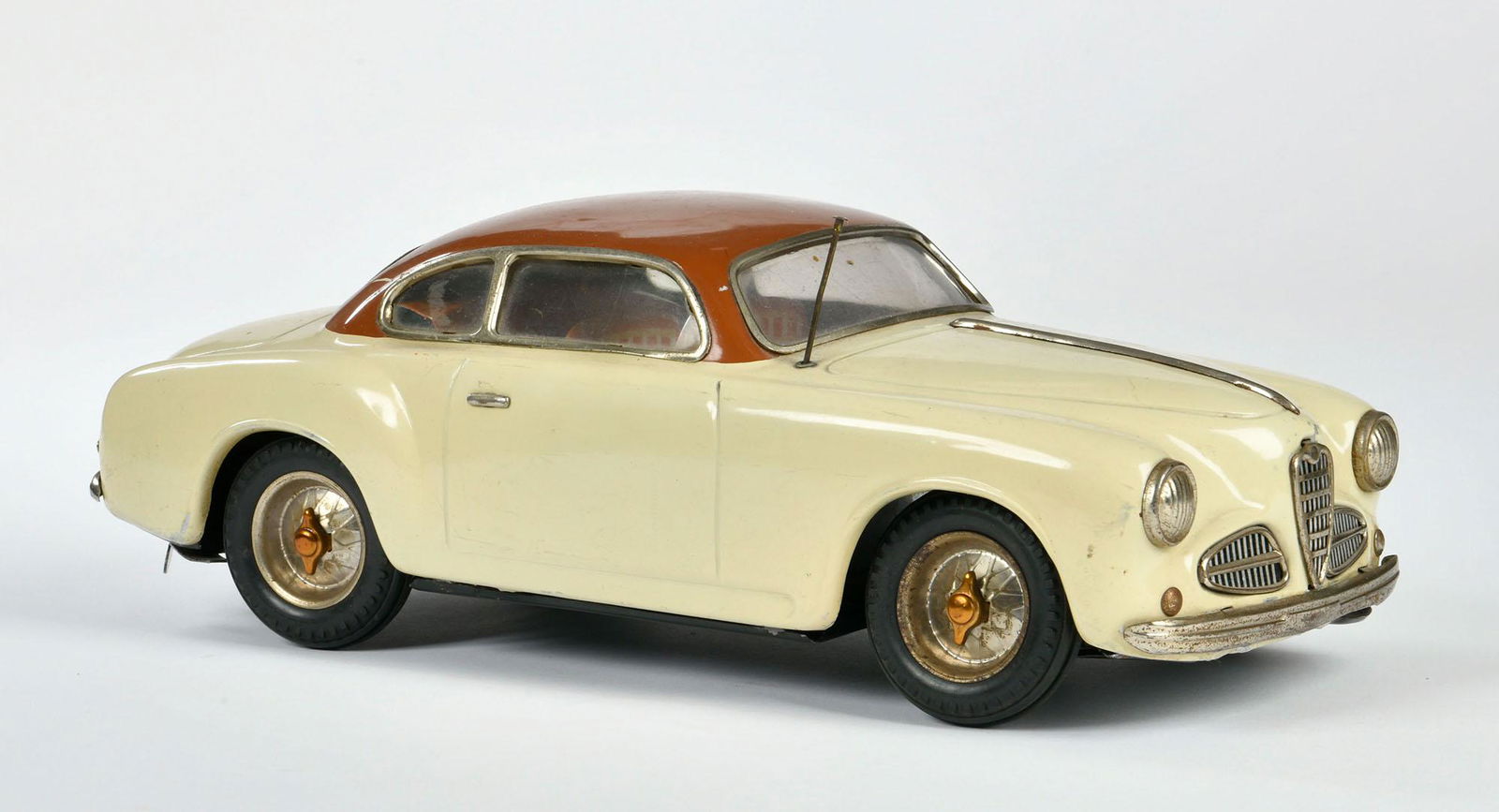 Ventura, Alfa Romeo (1 of 3)