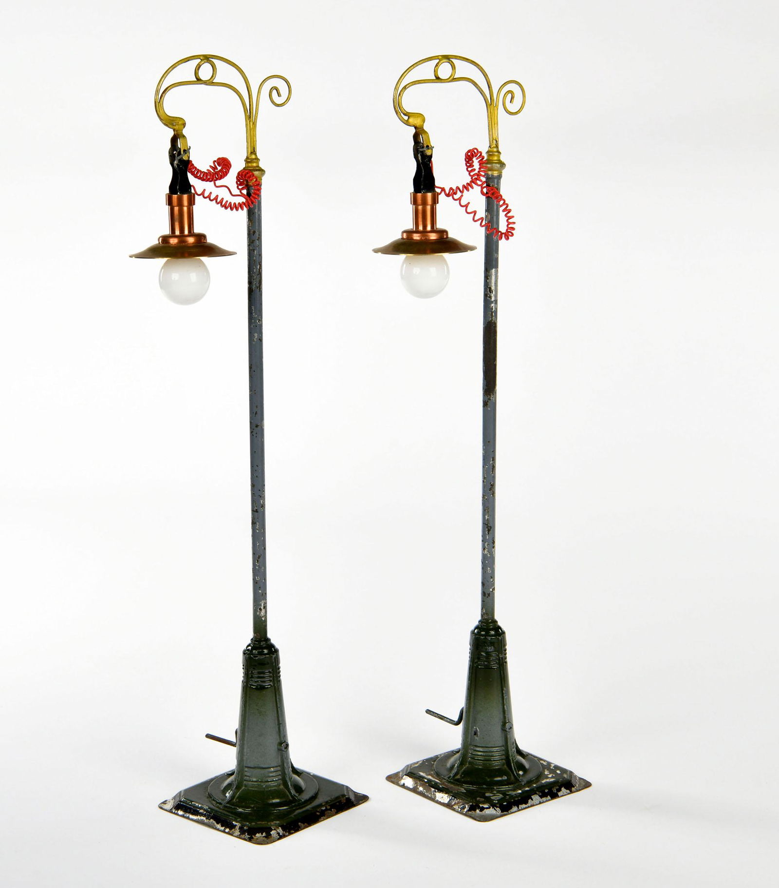 Bing, 2 Bogenlampen (1 of 3)