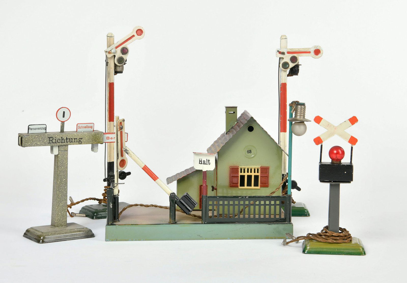 Marklin, Bahnubergang, 3 Signale, Richtungsanzeiger, (1 of 3)