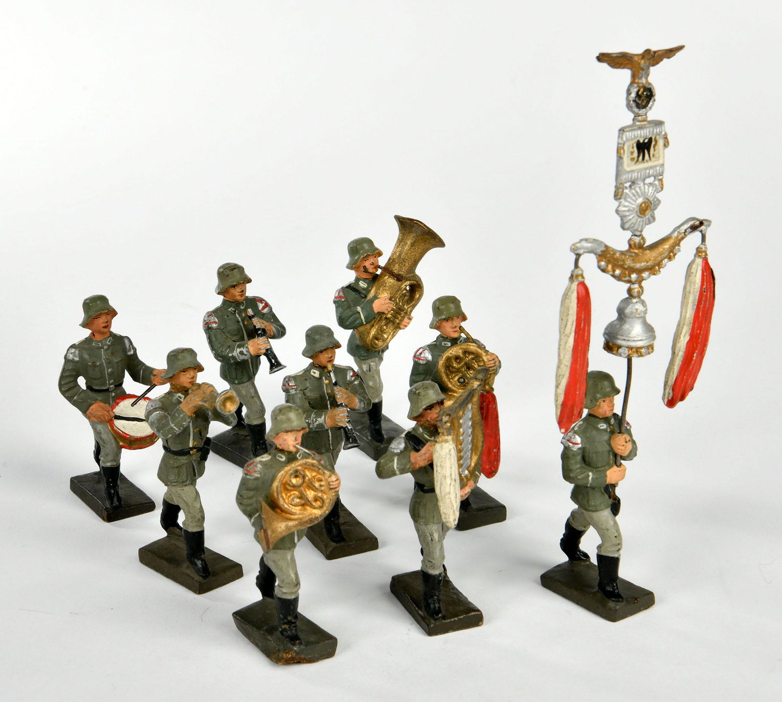 Lineol, 8 musizierende Soldaten + Standartentrager: Lineol, 8 musizierende Soldaten + Standartentrager, Germany VK, 7 cm, Standarte min. ausgebessert, sonst Z 1