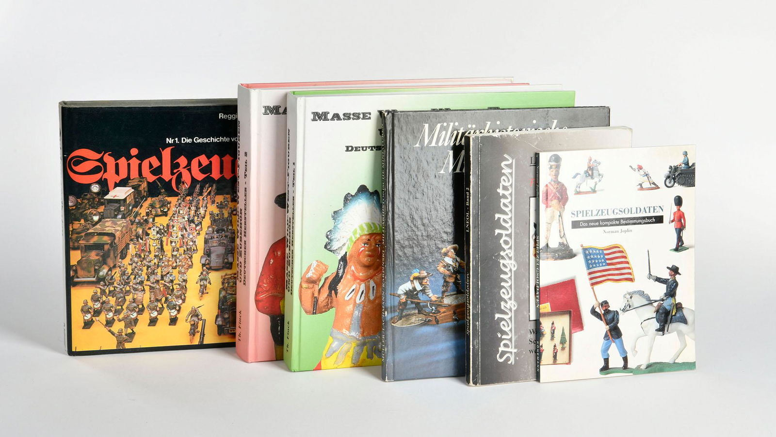 Konvolut Literatur uber Figuren (1 of 1)