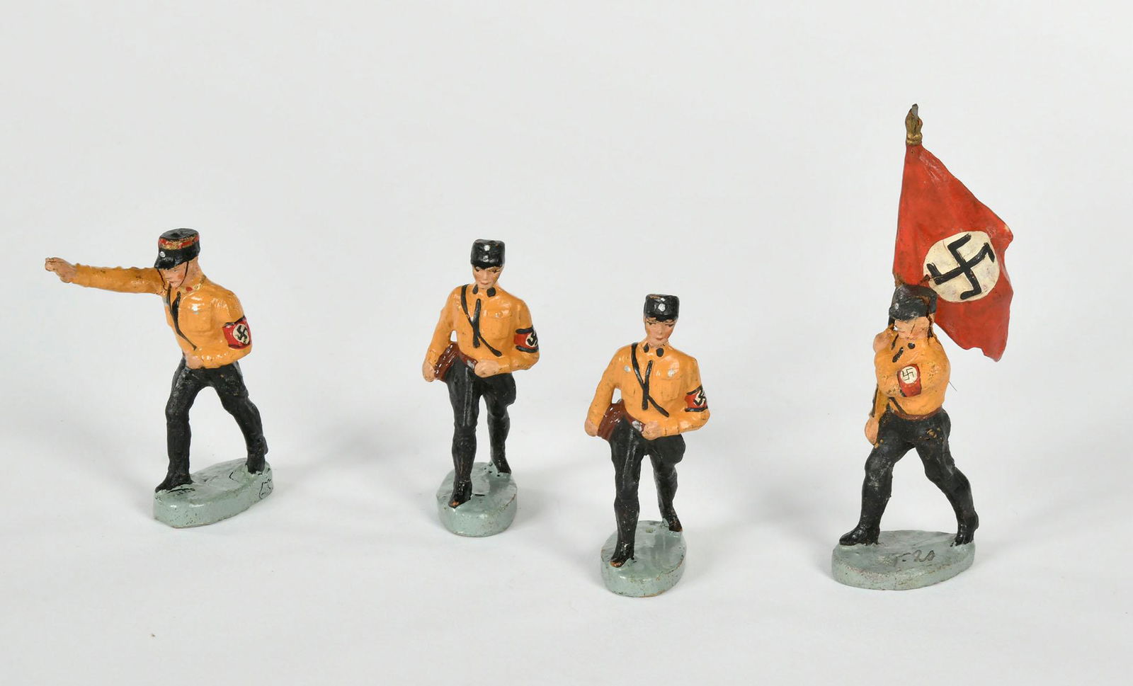 Elastolin, 4 SS Manner, Fahnentrager u.a. (1 of 1)