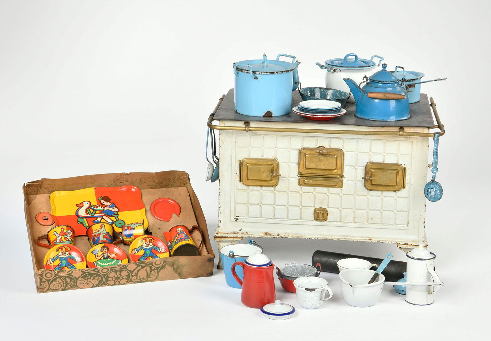 Puppenherd + Emaillegeschirr (1 of 2)