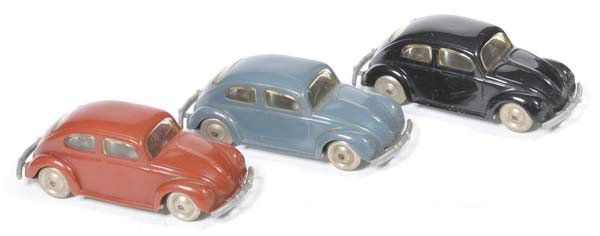 Lego: English: Lego, 3 VW Kaefer, Denmark, plastic, 1 crack to roof, otherwise good Deutsch: Lego, 3 VW Käfer, Denmark, je 5.5 cm, Kunststoff, 1 Riss im Dach, sonst gut, (285)