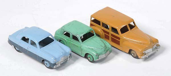 Dinky Toys: English: Dinky Toys, Hillman Minx, Ford Zephyr, Woody, England, paint damage, condition 2-3 Deutsch: Dinky Toys, Hillman Minx, Ford Zephyr, Woody, England, Lackmängel, Z 2-3, (312)