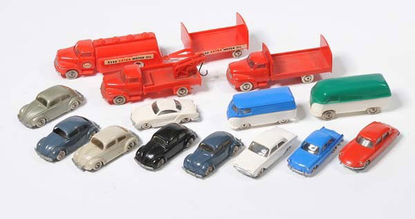 Lego: English: Lego, 15 Cars, Denmark, plastic, mixed condition, please inspect Deutsch: Lego, 15 Autos, 5.5-8.5 cm, Denamrk, Kunststoff, gemischter Zustand, bitte besichtigen (3016)
