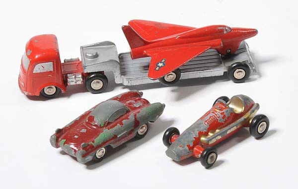 Schuco: English: Schuco, 3 Cars, 1 Airplane, W.-Germany, diecast, damage to paint, condition 2 - condition 4 Deutsch: Schuco, 3 Autos, 1 Flugzeug, 5-10 cm, W.-Germany, Druckguss, Lackmängel, Z 2 - Z 4 (3016)