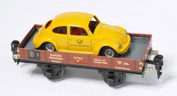 Märklin: English: Maerklin, Low Side Car with Kellermann Post VW Kaefer, gauge 0, Germany, tin, attachment self-made Deutsch: Märklin, Niederbordwagen mit Kellermann Post VW Käfer, Spur 0, Germany, Blech, Ha