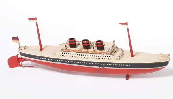 Fleischmann: English: Fleischmann/Arnold ?, Steamer, US Zone Germany, tin, windup ok, repainted, poles and flags renewed, condition 3+ Deutsch: Fleischmann/Arnold ?, Dampfer, US Zone Germany, 34 cm, Blech, Uhrwerk