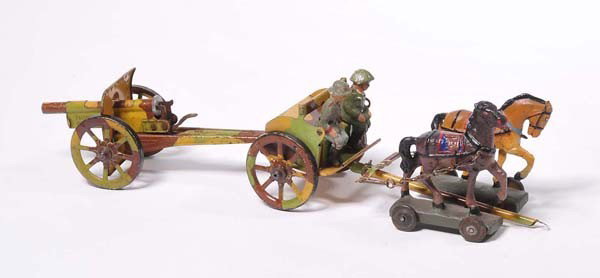 Lineol/Hausser: "English: Lineol/Hausser, Carriage with Cannon, Germany prewar, tin, minimal damage to paint, condition 2+ Deutsch: Lineol/Hausser, Kutsche mit Kanone, ca 30 cm, Germany VK, Blech, min. Lackmängel, Z