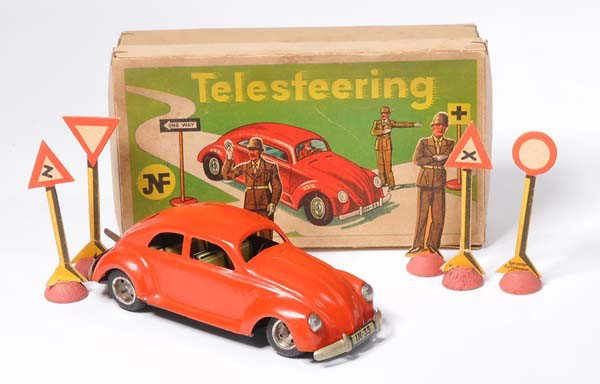JNF: English: JNF VW Beetle, US Zone Germany, windup ok, original box condition 1-2, remote control removed, with traffic signs, otherwise good condition Deutsch: JNF, VW Käfer, US Zone Germany, 18 cm, Uh