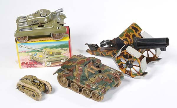 Gama: English: Gama and others, 3 Tanks + Cannon, Germany, tin, 1x windup ok, 2x windup defective, original box condition 1-, mixed condition, mostly good Deutsch: Gama u.a., 3 Panzer + Kanone, Germany, 8-2