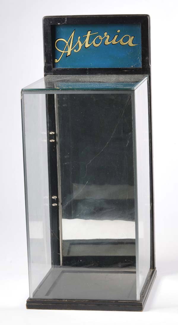 Astoria: English: Cabinet "Astoria Füller", wood and glass, slightly dirty, around 1930, fillable on backside, metalized back wall, condition 1-2 Deutsch: Vitrine "Astoria Füller", 60x23x25 cm, Holz&Glas, et