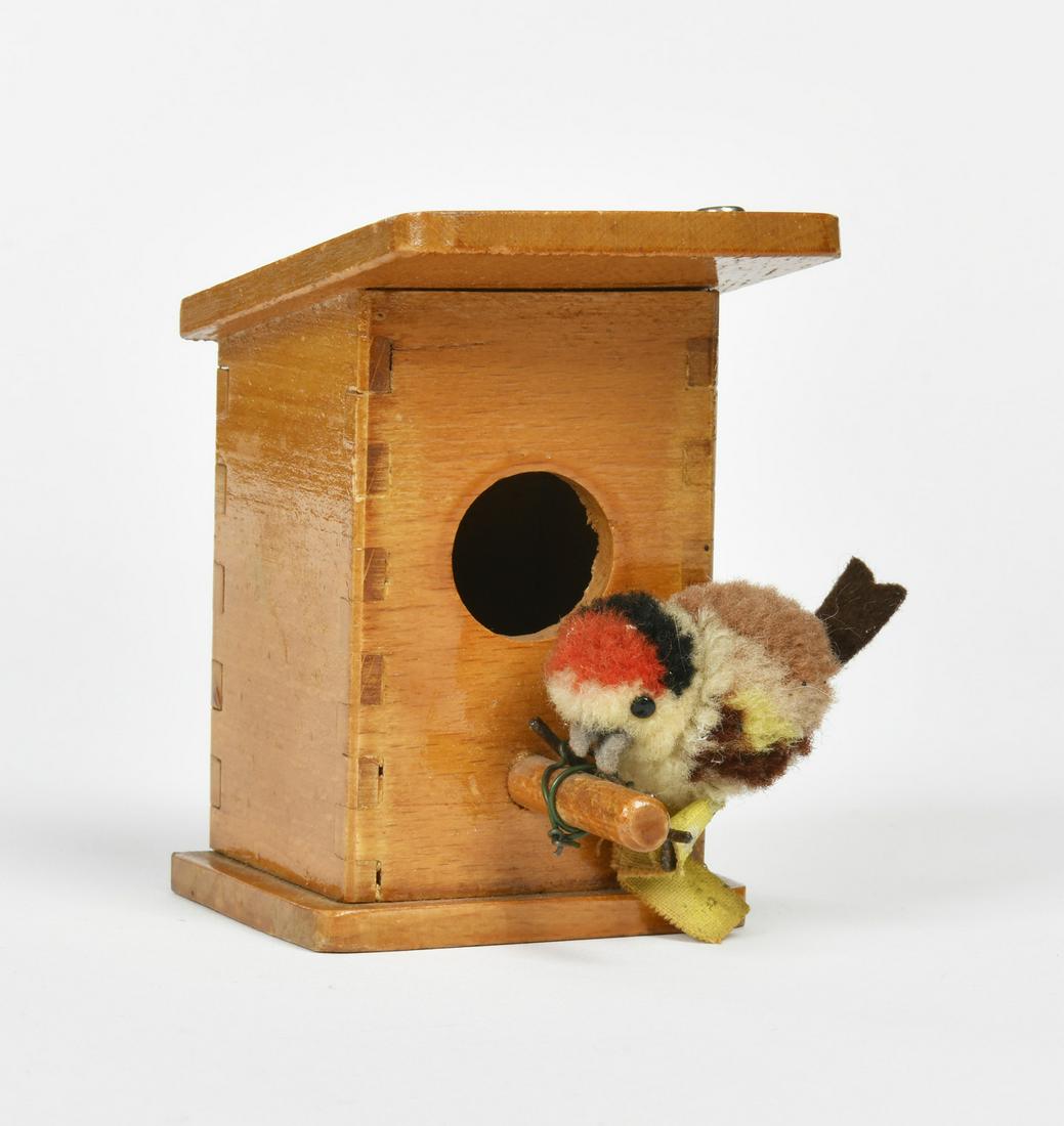 Steiff, Vogelhaus: Steiff, Vogelhaus, Germany, 8 cm, mit Knopf und Fahne, LM, Z 2